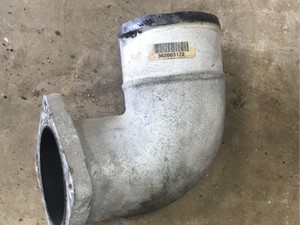1845362C1 Air Intake Elbow International DT466 EGR